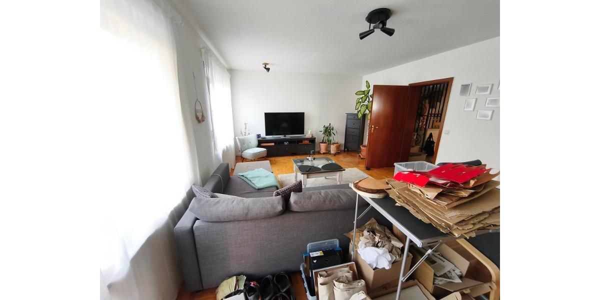 Wohnzimmer mit Zugang zum Garten Bild 3
