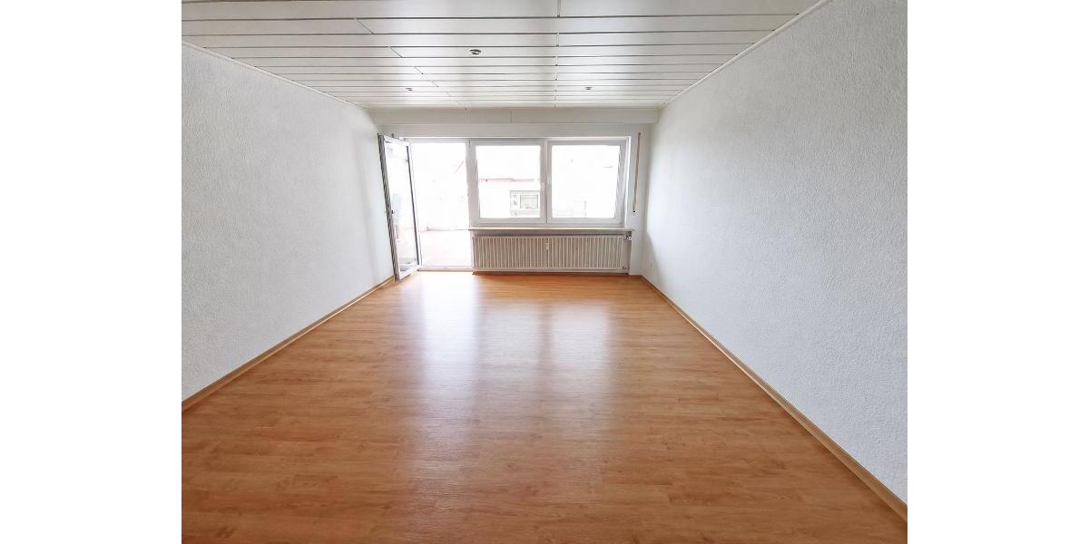 Wohnzimmer mit Zugang zur Terrasse Bild 2