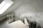 moderne 3 Zi. DG (2. OG) Wohnung mit Balkon und KFZ-Stellplatz - Etagenwohnung Uehlfeld | Angebot:26704502