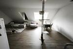 moderne 3 Zi. DG (2. OG) Wohnung mit Balkon und KFZ-Stellplatz - Etagenwohnung Uehlfeld | Angebot:26704502