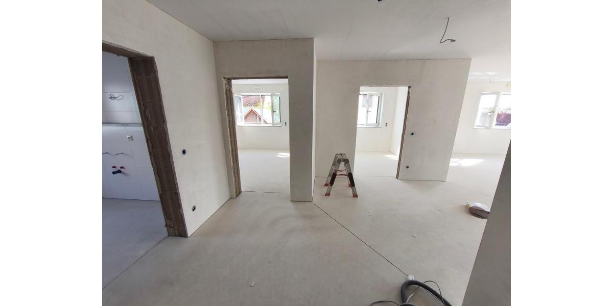 Wohnen / Essen / Küche mit Zugang zum Balkon Bild 1