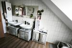 moderne 3 Zi. DG (2. OG) Wohnung mit Balkon und KFZ-Stellplatz - Etagenwohnung Uehlfeld | Angebot:26704502