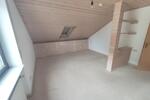 3 Zi. DG Wohnung mit Küche, Gartenmitbenutzung und Stellplatz - Etagenwohnung Weisendorf | Angebot:24351111