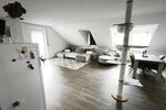 moderne 3 Zi. DG (2. OG) Wohnung mit Balkon und KFZ-Stellplatz - Etagenwohnung Uehlfeld | Angebot:26704502