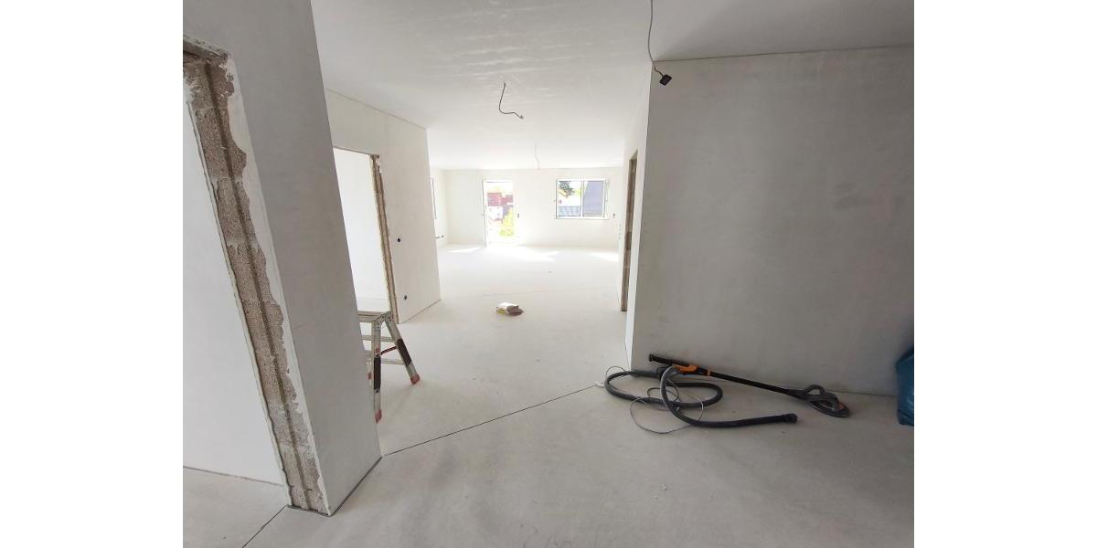 Wohnen / Essen / Küche mit Zugang zum Balkon Bild 2