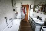moderne 3 Zi. DG (2. OG) Wohnung mit Balkon und KFZ-Stellplatz - Etagenwohnung Uehlfeld | Angebot:26704502