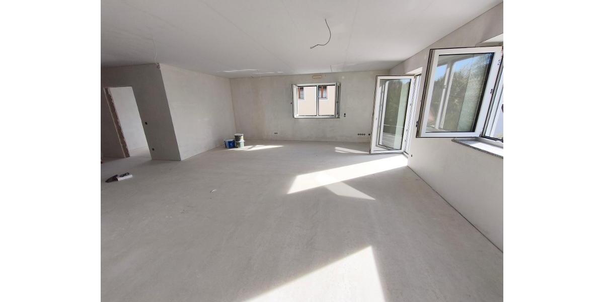 Wohnen / Essen / Küche mit Zugang zum Balkon Bild 5